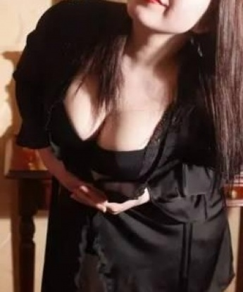 Ты окунешься в мир наслаждения и страсти со мной. Возможности моего тела безграничны, мои нежные прикосновения окутают тебя сладостным блаженством. Я сделаю все, чтобы ты был доволен – мое тело заряжено энергией и готово удовлетворять твои желания. Мои умелые руки и горячие губы погрузят тебя в мир наслаждения. Позволь мне расслабить тебя и снять напряжение. У меня есть отличные отзывы и фото, которые подтверждают мою красоту и опытность. Со мной ты почувствуешь себя особенным – я делаю все для твоего удовольствия 😘💋 4276, 32 года